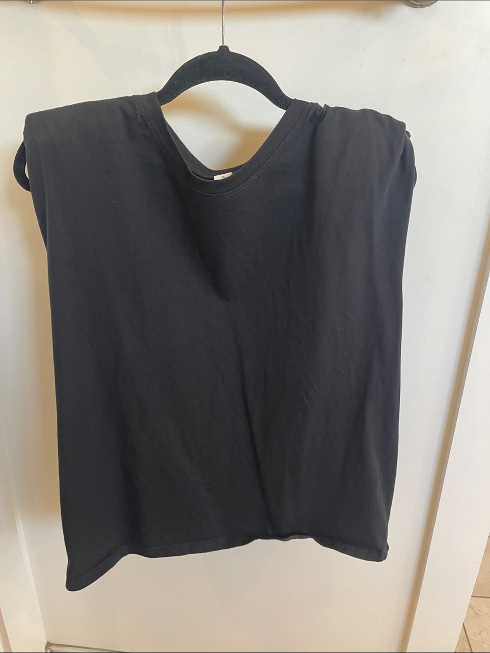 ALO Yoga Black Padded-Shoulder Muscle Tee